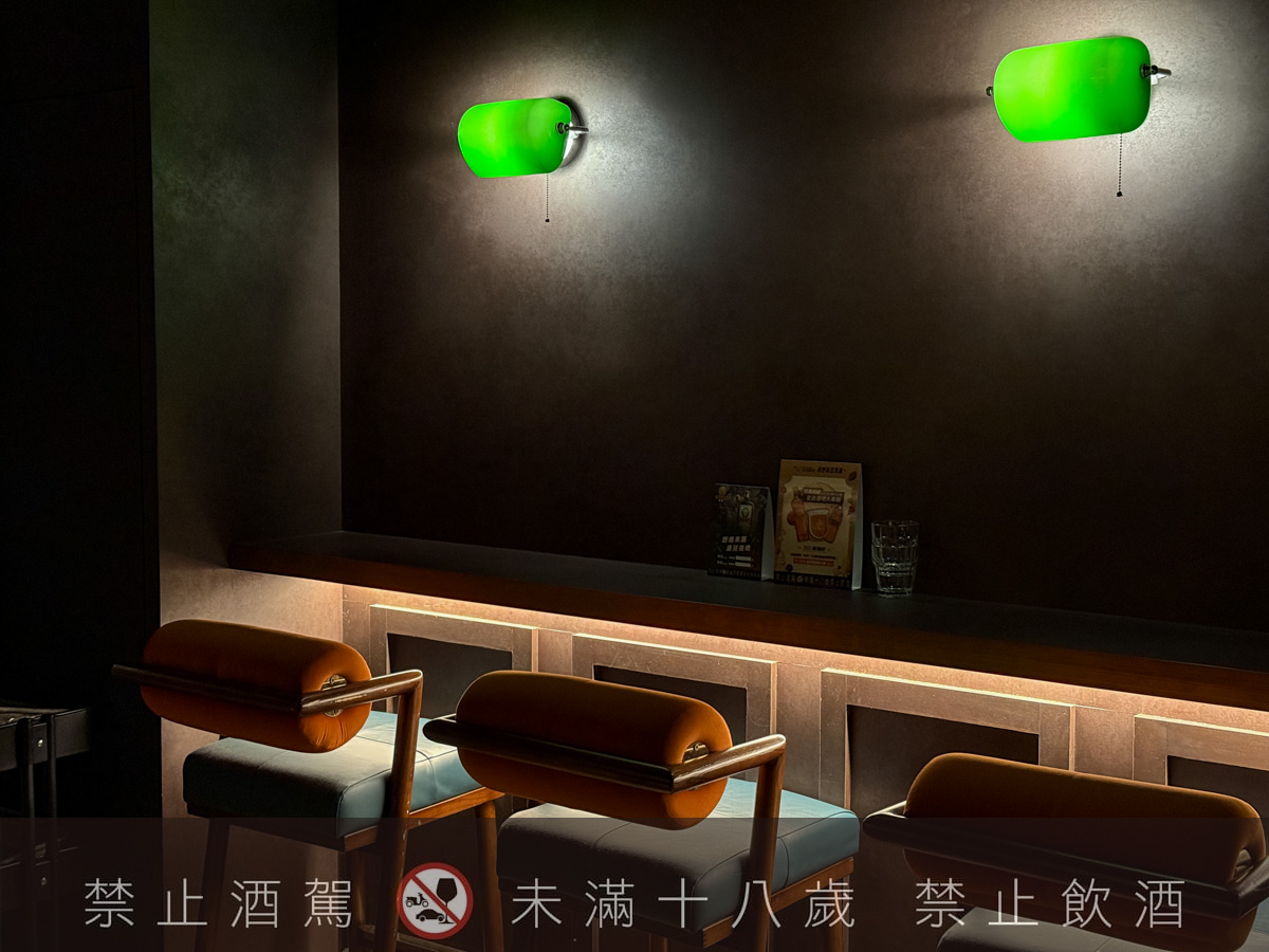 【無心戒酒互助會-同溫層俱樂部】台北西門最熱門餐酒館推薦，特色必點Bucket桶調酒、同溫層特調，西門包場聚會餐廳首選！