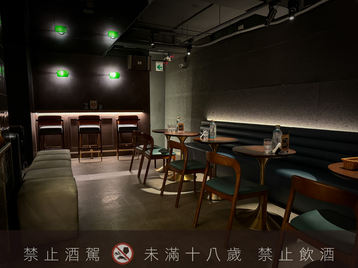 【無心戒酒互助會-同溫層俱樂部】台北西門最熱門餐酒館推薦，特色必點Bucket桶調酒、同溫層特調，西門包場聚會餐廳首選！