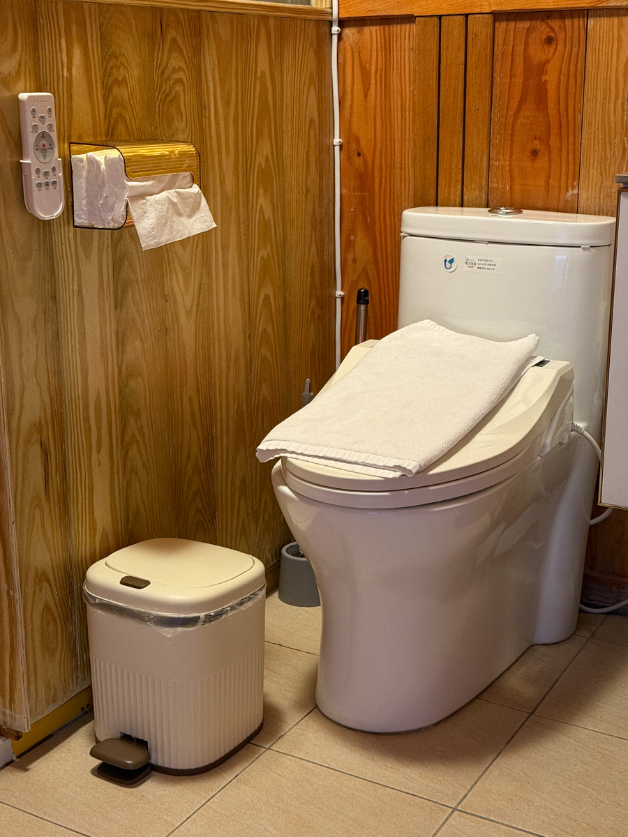 【隱山居】九份最美海景包棟民宿推薦，2~10人入住獨享3層樓山海美景，最神秘的九份網美打卡民宿！