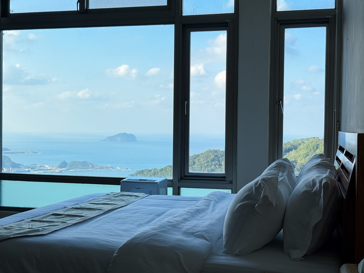 【隱山居】九份最美海景包棟民宿推薦，2~10人入住獨享3層樓山海美景，最神秘的九份網美打卡民宿！