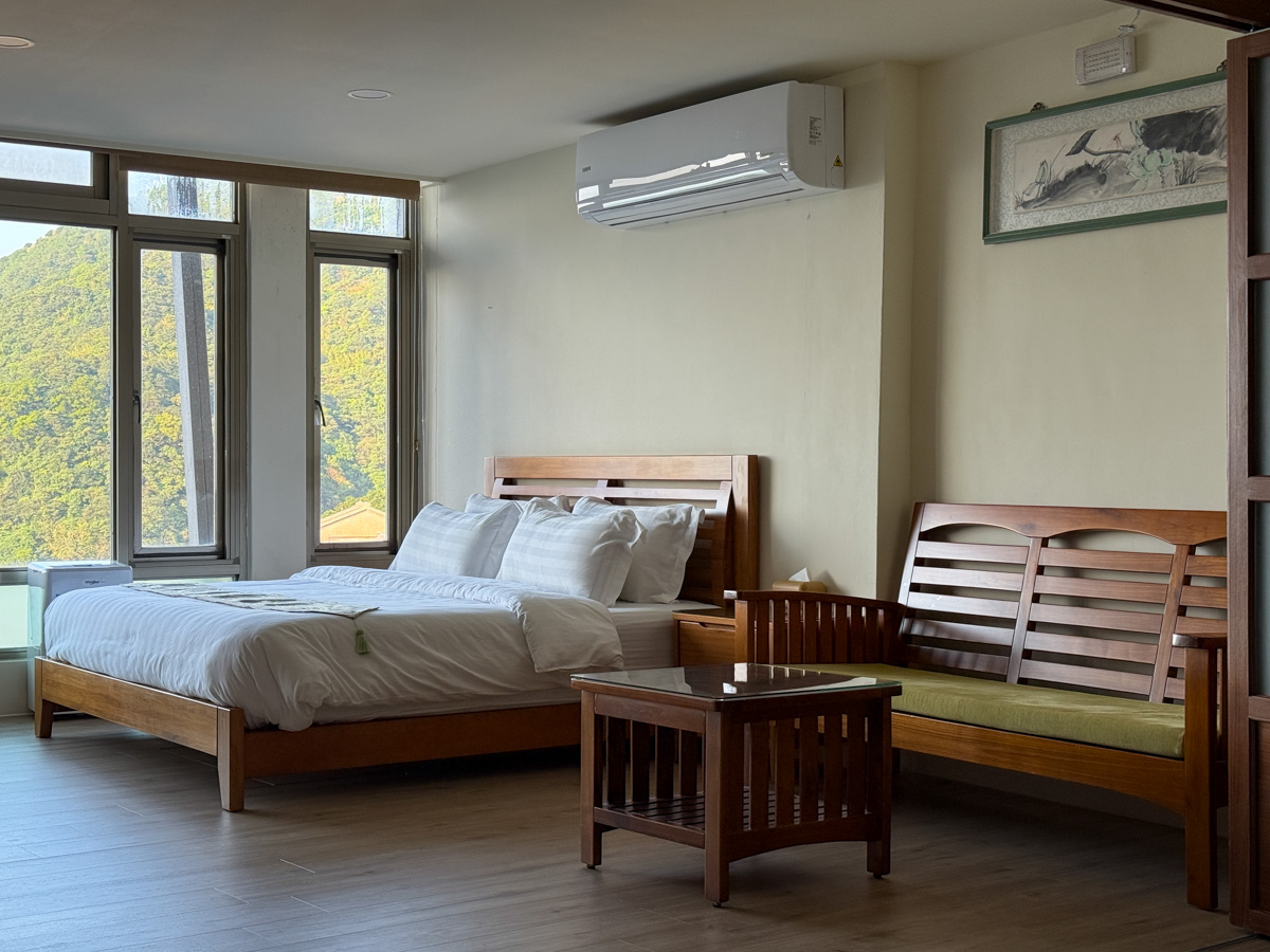 【隱山居】九份最美海景包棟民宿推薦，2~10人入住獨享3層樓山海美景，最神秘的九份網美打卡民宿！