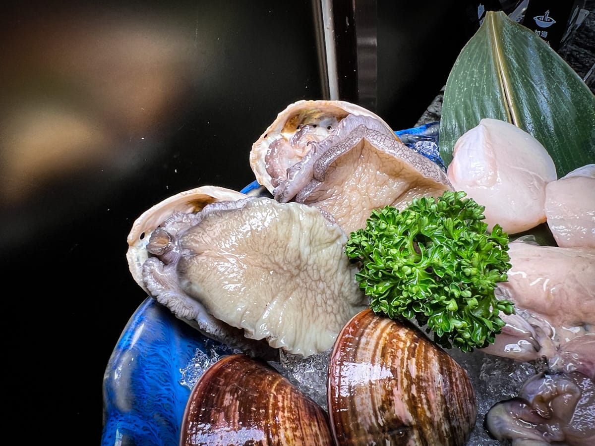 【二本松涮涮屋】台北大安頂級火鍋美食推薦,專人桌邊服務的美味饗宴,傳承日本二本松頂級天然火鍋首選! - 第47張圖
