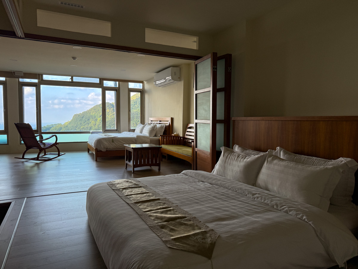 【隱山居】九份最美海景包棟民宿推薦，2~10人入住獨享3層樓山海美景，最神秘的九份網美打卡民宿！