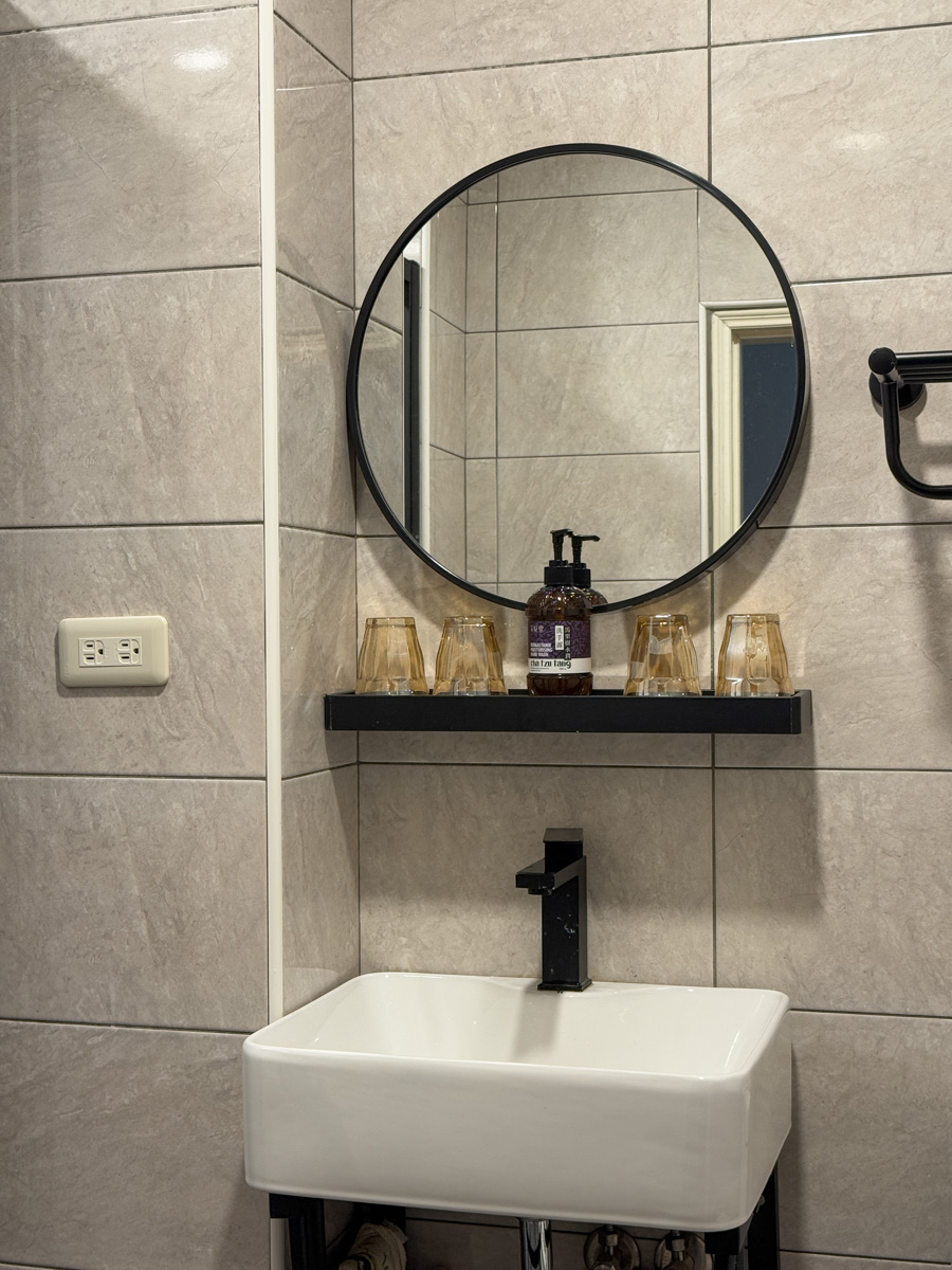 【隱山居】九份最美海景包棟民宿推薦，2~10人入住獨享3層樓山海美景，最神秘的九份網美打卡民宿！