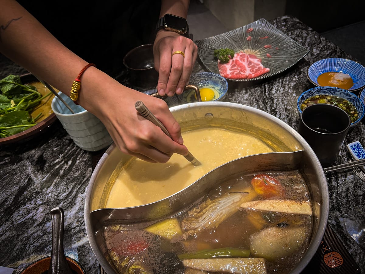 【二本松涮涮屋】台北大安頂級火鍋美食推薦,專人桌邊服務的美味饗宴,傳承日本二本松頂級天然火鍋首選! - 第50張圖