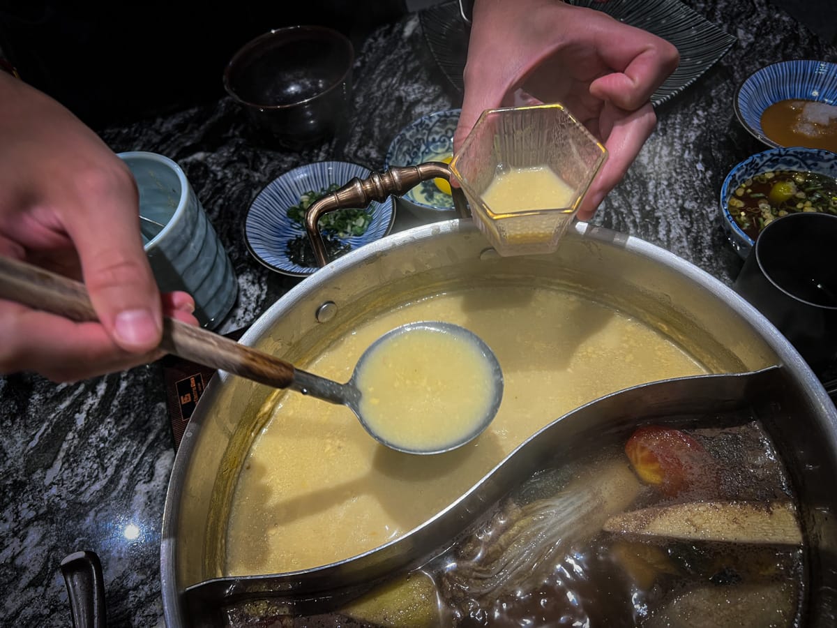 【二本松涮涮屋】台北大安頂級火鍋美食推薦,專人桌邊服務的美味饗宴,傳承日本二本松頂級天然火鍋首選! - 第49張圖