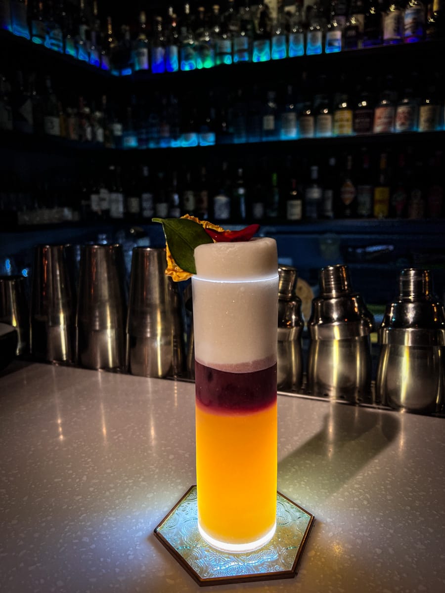 【ONCE Cafe&Bar 無心戒酒互助會-西寧分會】台北西門特色酒吧推薦,絕美獨家琴酒特調,白天喝咖啡晚上喝酒!兩百多種琴酒任君挑選! - 第44張圖