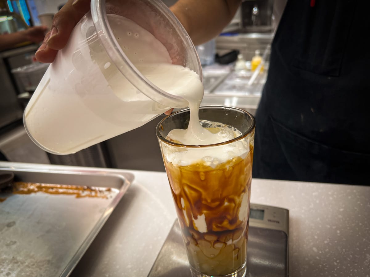 【幸福搖搖】西門町必喝的人氣珍珠奶茶!全台首創飲料自助加料!台灣旅遊首選排隊珍珠奶茶網紅名店 - 第16張圖