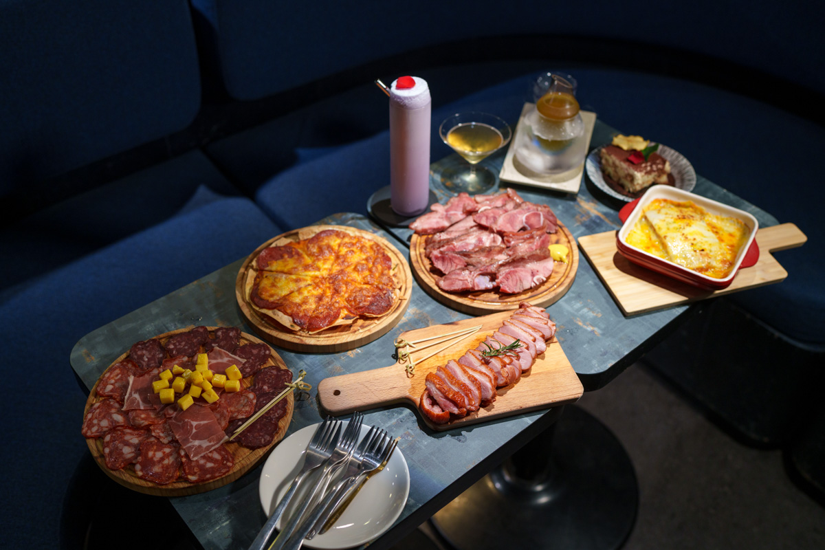 【ONCE Cafe&Bar 無心戒酒互助會-西寧分會】台北西門特色酒吧推薦，絕美獨家琴酒特調，白天喝咖啡晚上喝酒！感受晝夜流轉全新調酒！