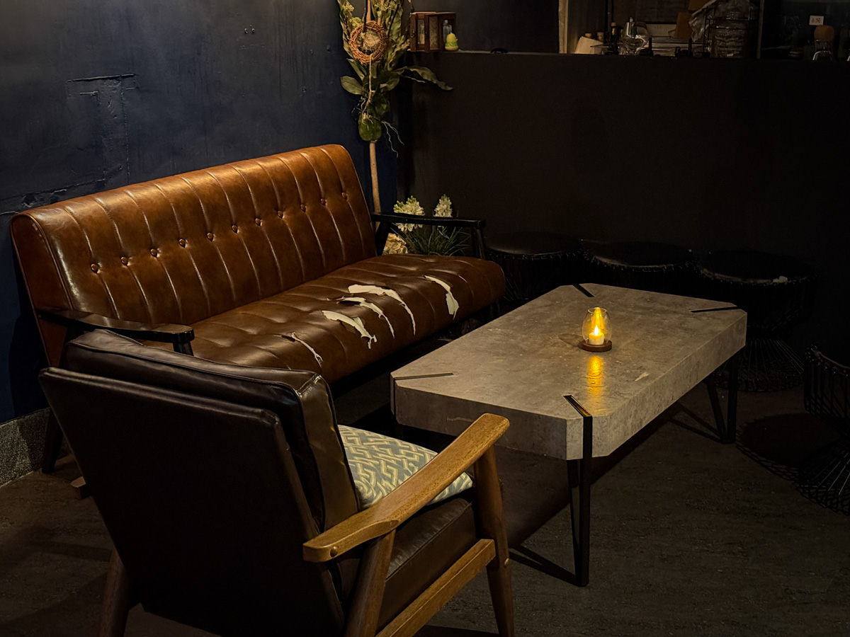 【ONCE Cafe&Bar 無心戒酒互助會-西寧分會】台北西門特色酒吧推薦，絕美獨家琴酒特調，白天喝咖啡晚上喝酒！感受晝夜流轉全新調酒！