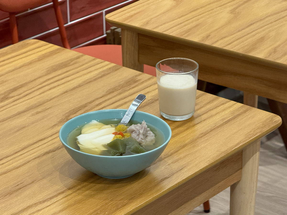 【民主豆花】台中北區隱藏版甜點美食推薦,4大口味豆花、9種配料選擇,獨家必吃首創麻薏粉粿! - 第16張圖