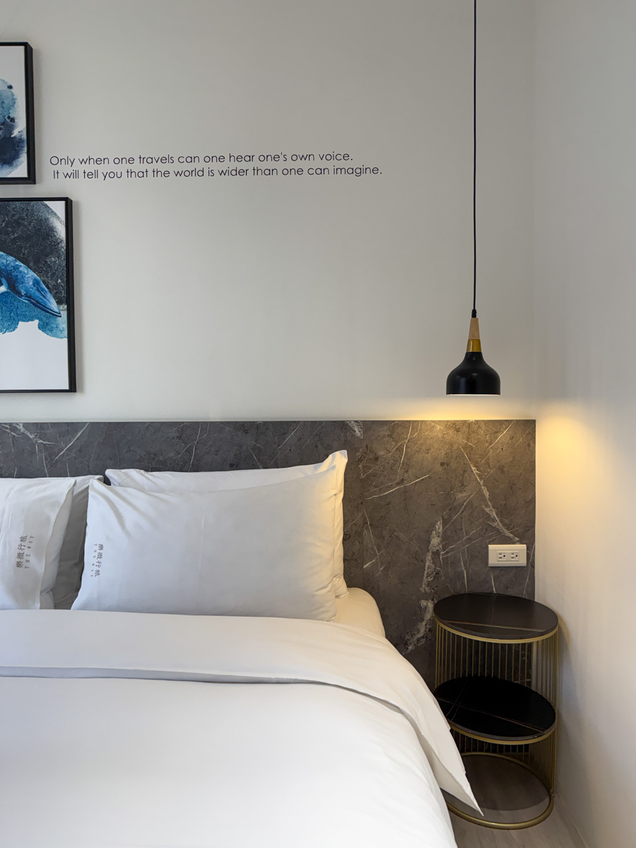 【樂微行旅】台中南區平價商旅住宿推薦,平日1500元起,7大質感設計主題房型,1分鐘步行到忠孝夜市! - 第13張圖