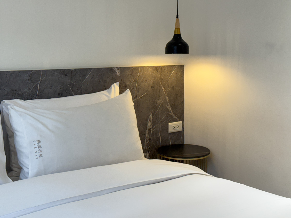 【樂微行旅】台中南區平價商旅住宿推薦,平日1500元起,7大質感設計主題房型,1分鐘步行到忠孝夜市! - 第12張圖