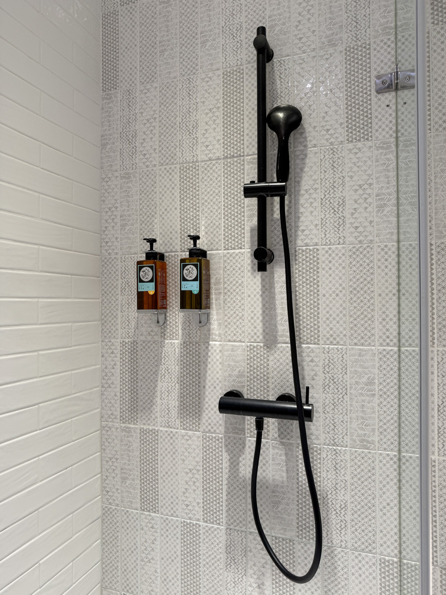 【樂微行旅】台中南區平價商旅住宿推薦,平日1500元起,7大質感設計主題房型,1分鐘步行到忠孝夜市! - 第24張圖