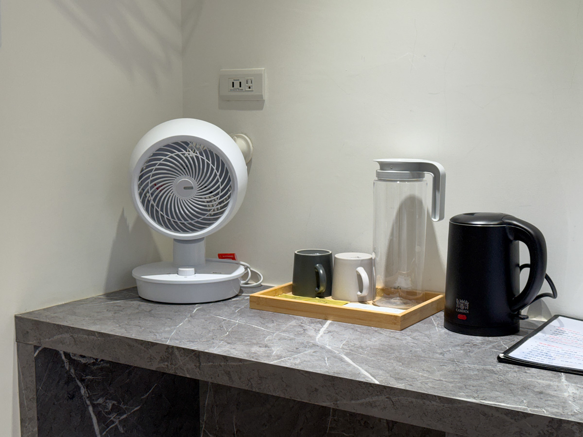 【樂微行旅】台中南區平價商旅住宿推薦,平日1500元起,7大質感設計主題房型,1分鐘步行到忠孝夜市! - 第20張圖