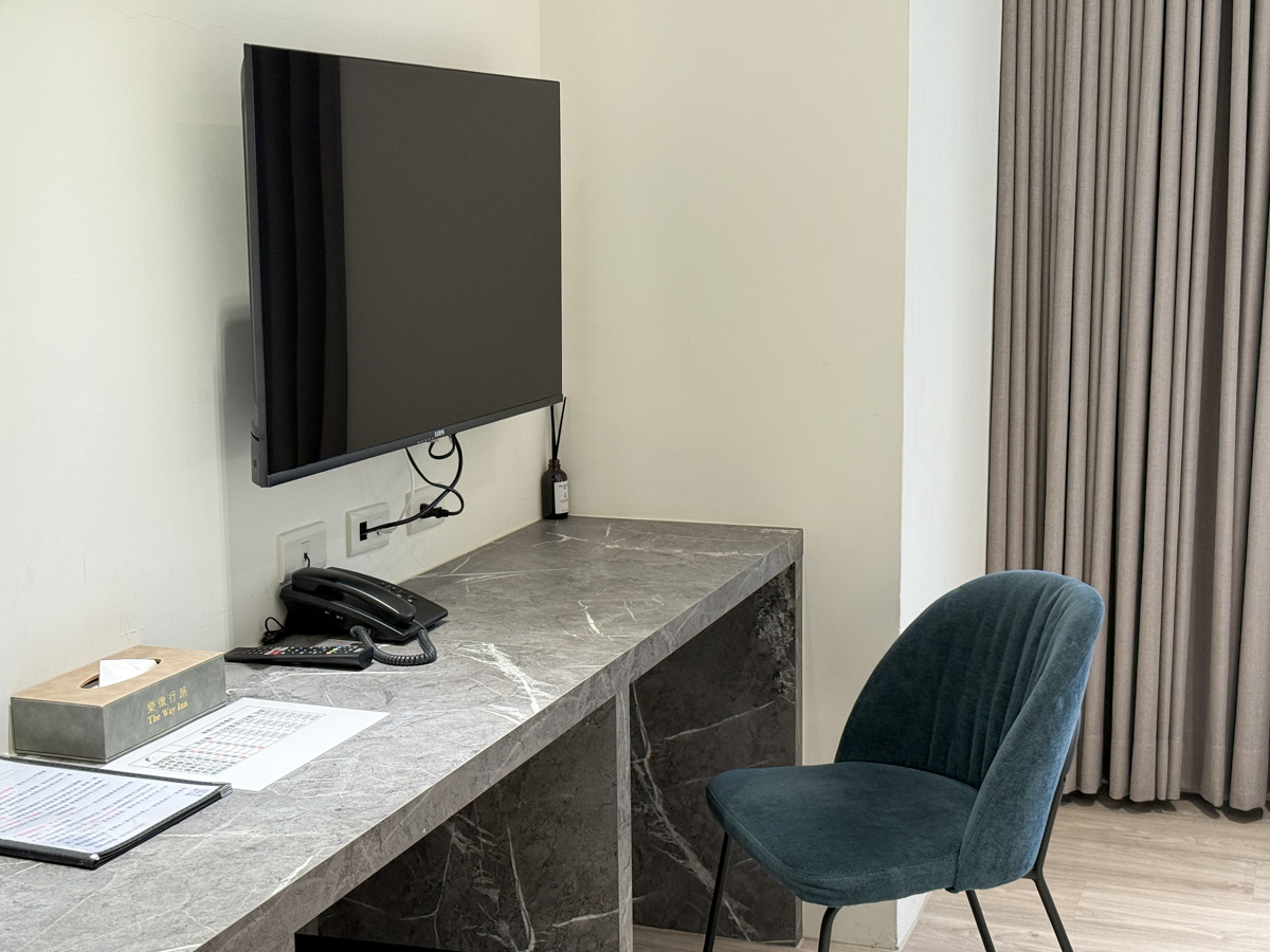 【樂微行旅】台中南區平價商旅住宿推薦,平日1500元起,7大質感設計主題房型,1分鐘步行到忠孝夜市! - 第21張圖