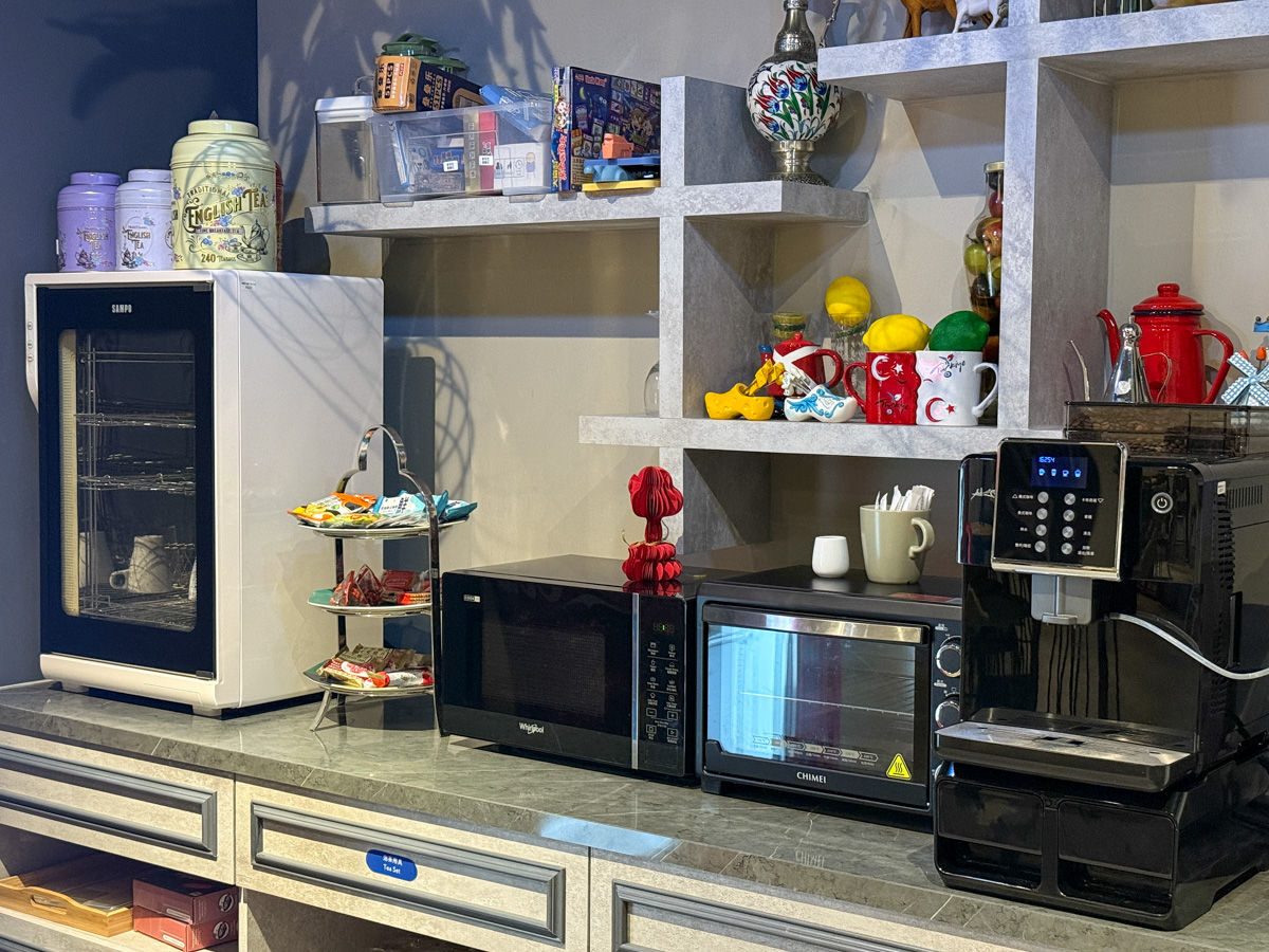 【樂微行旅】台中南區平價商旅住宿推薦,平日1500元起,7大質感設計主題房型,1分鐘步行到忠孝夜市! - 第39張圖