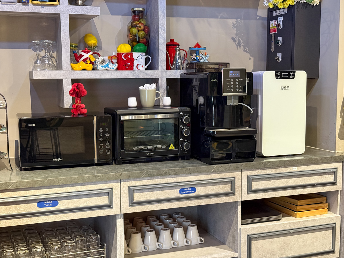 【樂微行旅】台中南區平價商旅住宿推薦,平日1500元起,7大質感設計主題房型,1分鐘步行到忠孝夜市! - 第38張圖