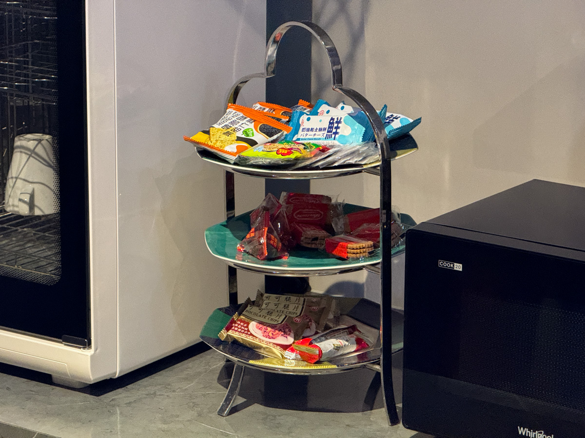 【樂微行旅】台中南區平價商旅住宿推薦,平日1500元起,7大質感設計主題房型,1分鐘步行到忠孝夜市! - 第40張圖