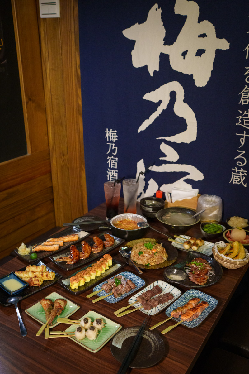 【老藏野炭火居酒屋】板橋江子翠居酒屋美食餐廳推薦，大啖職人料理，當月壽星整桌用餐95折再送秋刀魚！