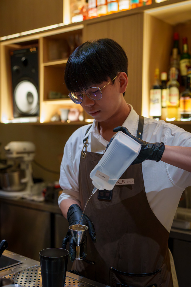 【冰茶專賣店-拉莫分部】台北西門甜點酒吧推薦,人氣必點拉莫士調酒!職人獨家手作甜點、台味特色料理! - 第15張圖 【冰茶專賣店-拉莫分部】台北西門甜點酒吧推薦,人氣必點拉莫士調酒!職人獨家手作甜點、台味特色料理!