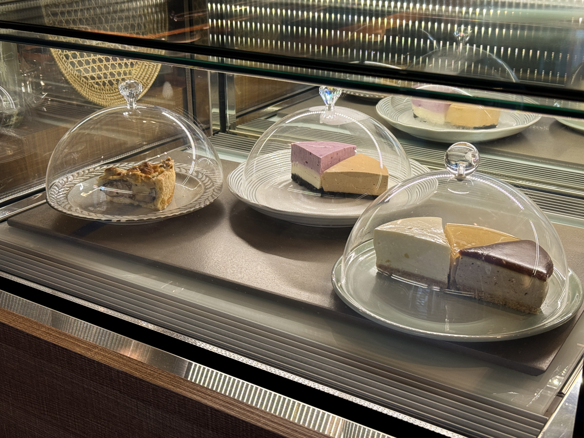 【自己的房間】台南新美街咖啡廳推薦，精緻手沖咖啡，特色必吃手作甜點，續杯飲品半價！