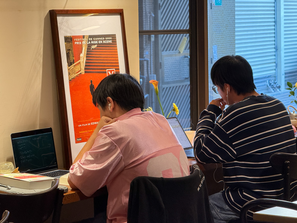 【自己的房間】台南新美街咖啡廳推薦，精緻手沖咖啡，特色必吃手作甜點，續杯飲品半價！