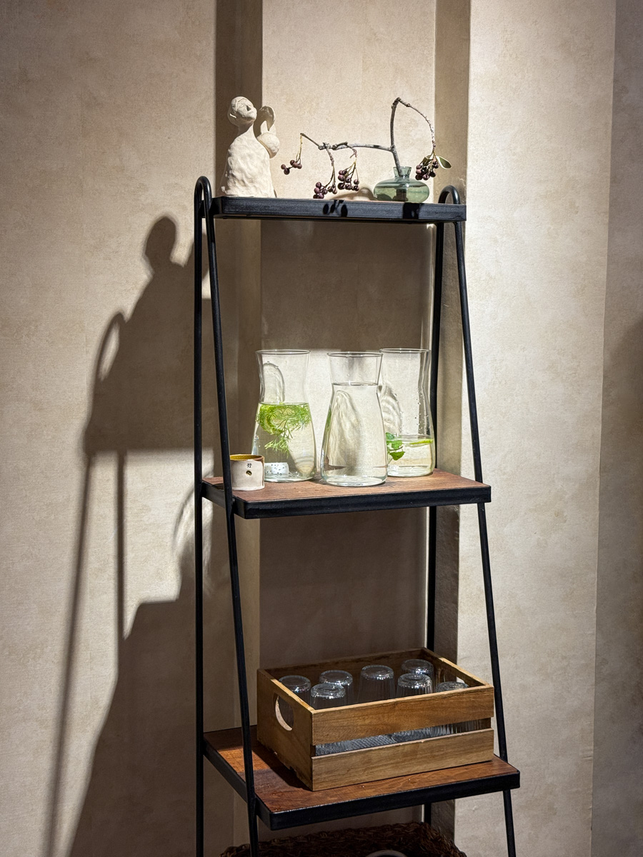 【自己的房間】台南新美街咖啡廳推薦，精緻手沖咖啡，特色必吃手作甜點，續杯飲品半價！