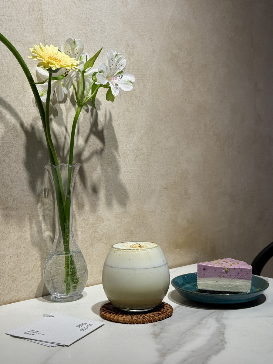 【自己的房間】台南新美街咖啡廳推薦，精緻手沖咖啡，特色必吃手作甜點，續杯飲品半價！