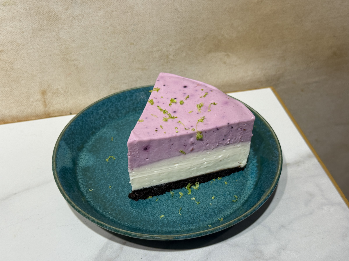 【自己的房間】台南新美街咖啡廳推薦，精緻手沖咖啡，特色必吃手作甜點，續杯飲品半價！