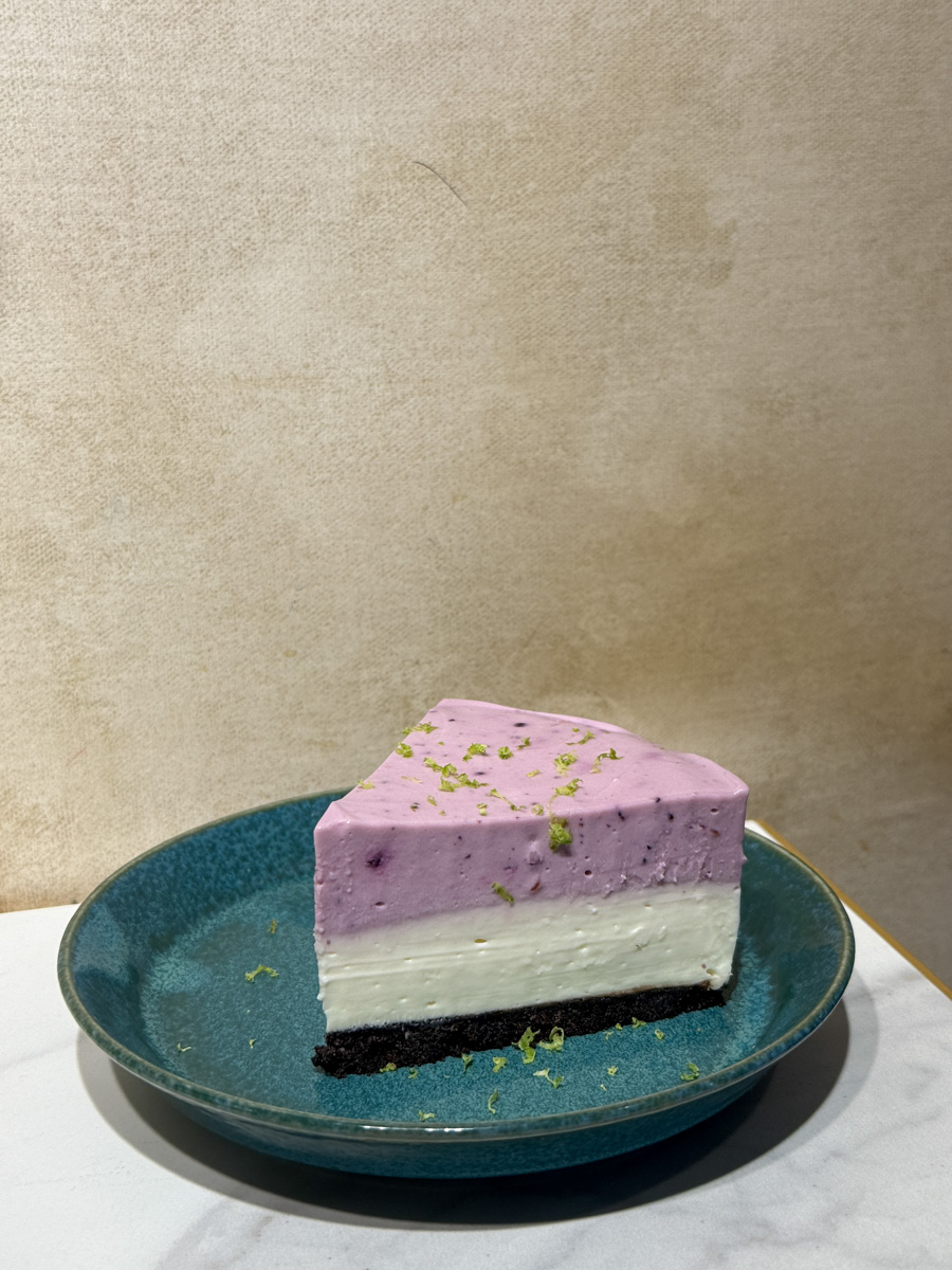 【自己的房間】台南新美街咖啡廳推薦，精緻手沖咖啡，特色必吃手作甜點，續杯飲品半價！