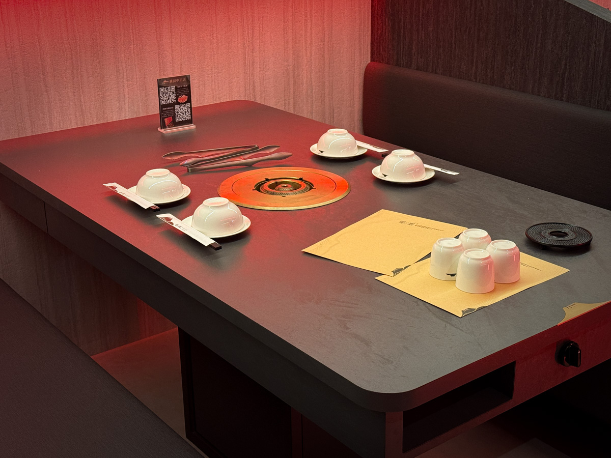 【岩漿火鍋 桃園中正店】桃園必吃火鍋推薦,鍋底鴨血豆腐無限續加!5大獨門湯底,獨家漢方藥材熬製 - 第5張圖 【岩漿火鍋 桃園中正店】桃園必吃火鍋推薦,鍋底鴨血豆腐無限續加!5大獨門湯底,獨家漢方藥材熬製