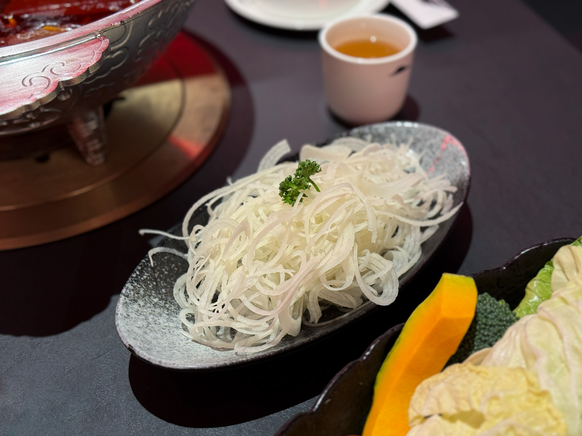 【岩漿火鍋 桃園中正店】桃園必吃火鍋推薦,鍋底鴨血豆腐無限續加!5大獨門湯底,獨家漢方藥材熬製 - 第54張圖 【岩漿火鍋 桃園中正店】桃園必吃火鍋推薦,鍋底鴨血豆腐無限續加!5大獨門湯底,獨家漢方藥材熬製