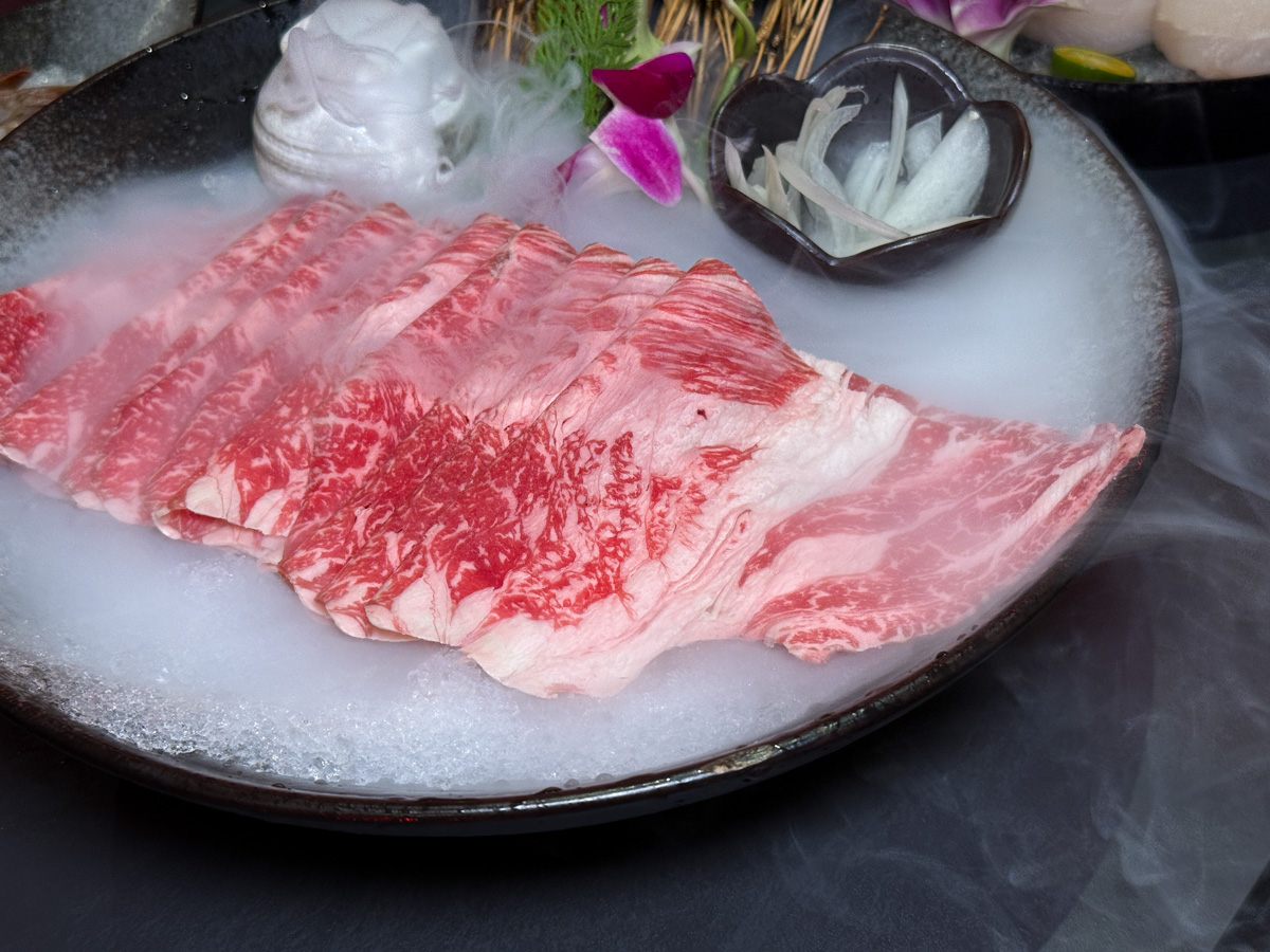 【岩漿火鍋 桃園中正店】桃園必吃火鍋推薦,鍋底鴨血豆腐無限續加!5大獨門湯底,獨家漢方藥材熬製 - 第29張圖 【岩漿火鍋 桃園中正店】桃園必吃火鍋推薦,鍋底鴨血豆腐無限續加!5大獨門湯底,獨家漢方藥材熬製