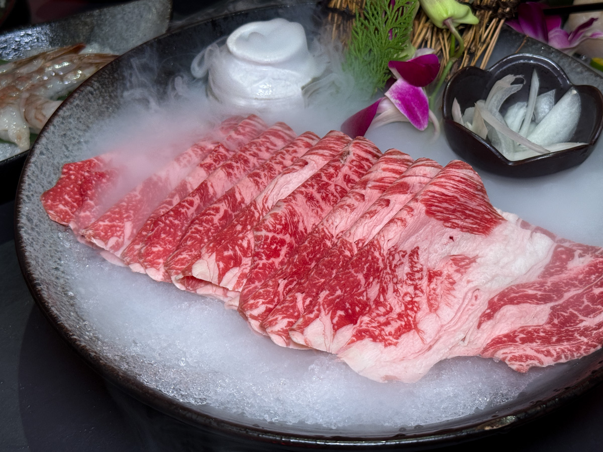 【岩漿火鍋 桃園中正店】桃園必吃火鍋推薦,鍋底鴨血豆腐無限續加!5大獨門湯底,獨家漢方藥材熬製 - 第30張圖 【岩漿火鍋 桃園中正店】桃園必吃火鍋推薦,鍋底鴨血豆腐無限續加!5大獨門湯底,獨家漢方藥材熬製