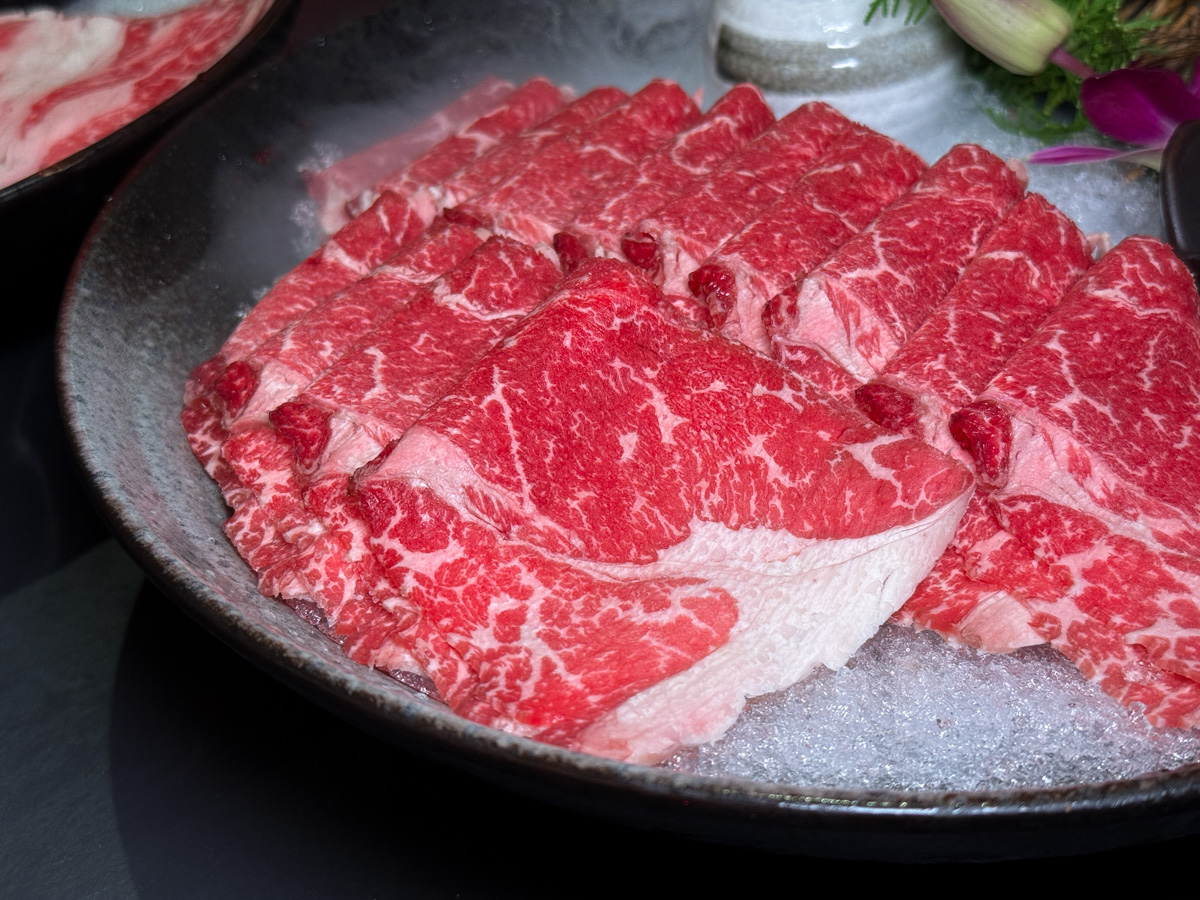 【岩漿火鍋 桃園中正店】桃園必吃火鍋推薦,鍋底鴨血豆腐無限續加!5大獨門湯底,獨家漢方藥材熬製 - 第34張圖 【岩漿火鍋 桃園中正店】桃園必吃火鍋推薦,鍋底鴨血豆腐無限續加!5大獨門湯底,獨家漢方藥材熬製