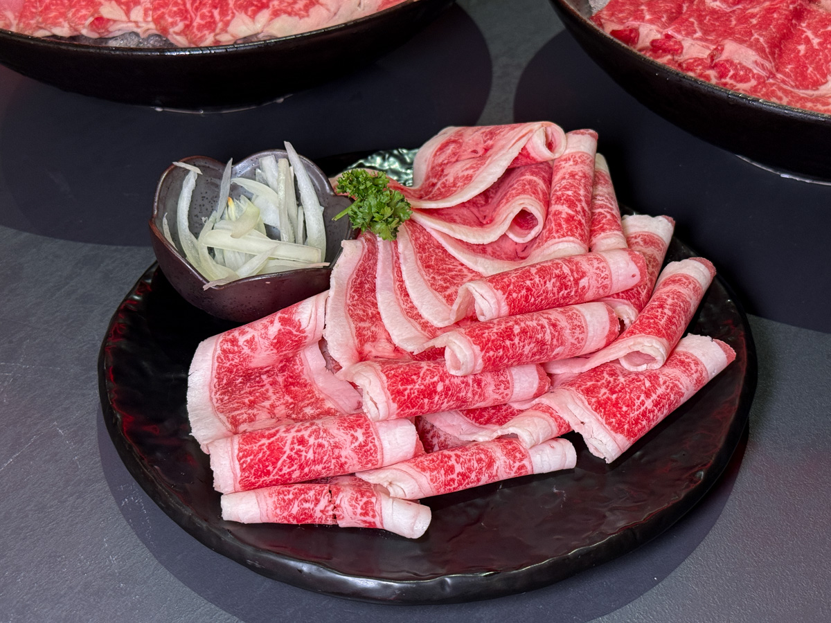 【岩漿火鍋 桃園中正店】桃園必吃火鍋推薦,鍋底鴨血豆腐無限續加!5大獨門湯底,獨家漢方藥材熬製 - 第36張圖 【岩漿火鍋 桃園中正店】桃園必吃火鍋推薦,鍋底鴨血豆腐無限續加!5大獨門湯底,獨家漢方藥材熬製