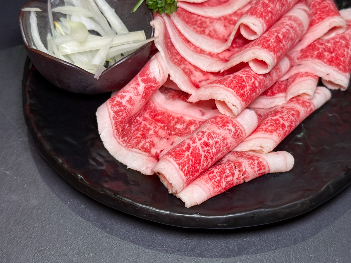 【岩漿火鍋 桃園中正店】桃園必吃火鍋推薦,鍋底鴨血豆腐無限續加!5大獨門湯底,獨家漢方藥材熬製 - 第38張圖 【岩漿火鍋 桃園中正店】桃園必吃火鍋推薦,鍋底鴨血豆腐無限續加!5大獨門湯底,獨家漢方藥材熬製