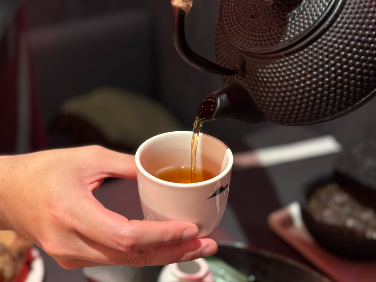 【岩漿火鍋 桃園中正店】桃園必吃火鍋推薦,鍋底鴨血豆腐無限續加!5大獨門湯底,獨家漢方藥材熬製 - 第10張圖 【岩漿火鍋 桃園中正店】桃園必吃火鍋推薦,鍋底鴨血豆腐無限續加!5大獨門湯底,獨家漢方藥材熬製