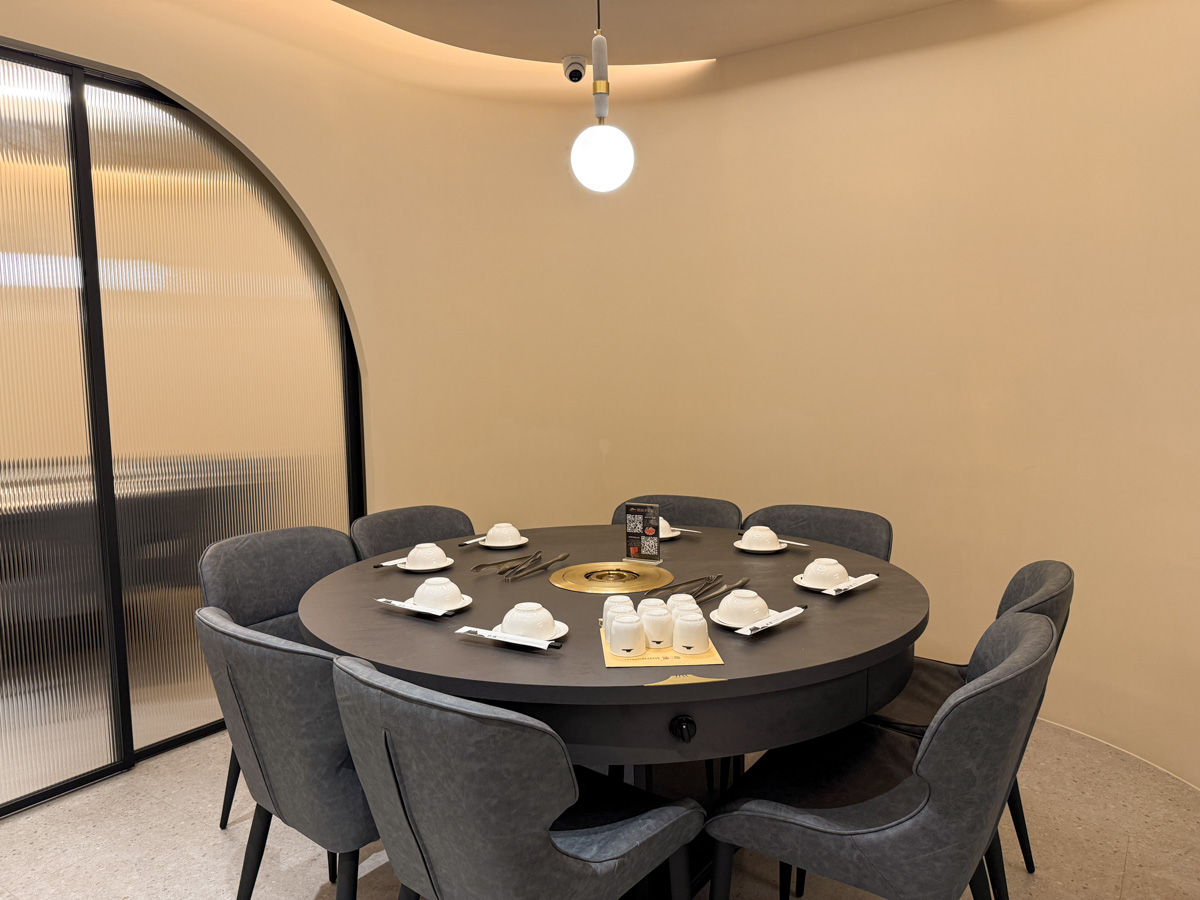 【岩漿火鍋 桃園中正店】桃園必吃火鍋推薦,鍋底鴨血豆腐無限續加!5大獨門湯底,獨家漢方藥材熬製 - 第12張圖 【岩漿火鍋 桃園中正店】桃園必吃火鍋推薦,鍋底鴨血豆腐無限續加!5大獨門湯底,獨家漢方藥材熬製