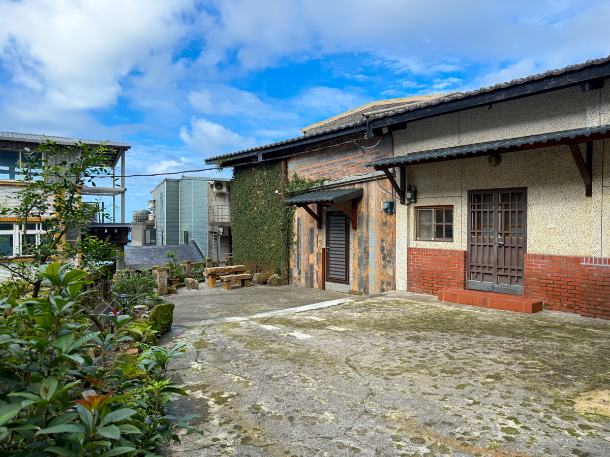【隱山居-石屋館】九份特色包棟民宿推薦，絕美設計石砌建築2~6人包棟，獨家私人庭院、小閣樓渡假秘境！