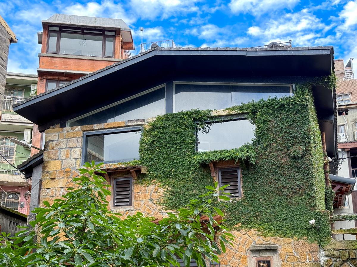 【隱山居-石屋館】九份特色包棟民宿推薦，絕美設計石砌建築2~6人包棟，獨家私人庭院、小閣樓渡假秘境！