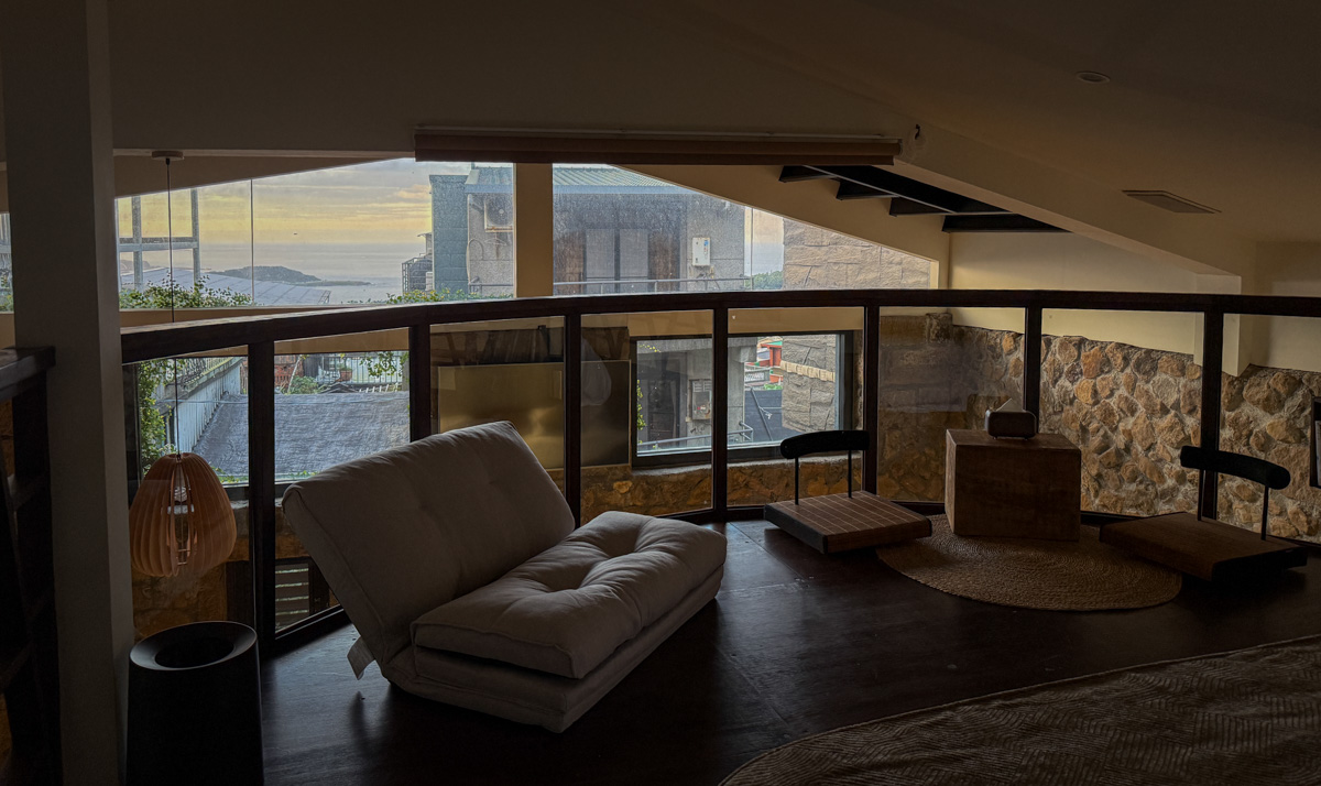 【隱山居-石屋館】九份特色包棟民宿推薦，絕美設計石砌建築2~6人包棟，獨家私人庭院、小閣樓渡假秘境！