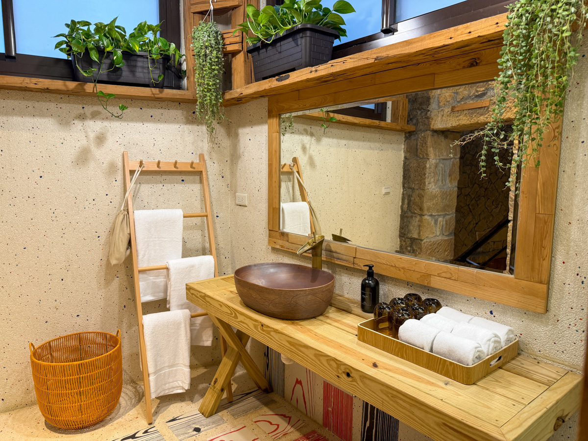 【隱山居-石屋館】九份特色包棟民宿推薦，絕美設計石砌建築2~6人包棟，獨家私人庭院、小閣樓渡假秘境！