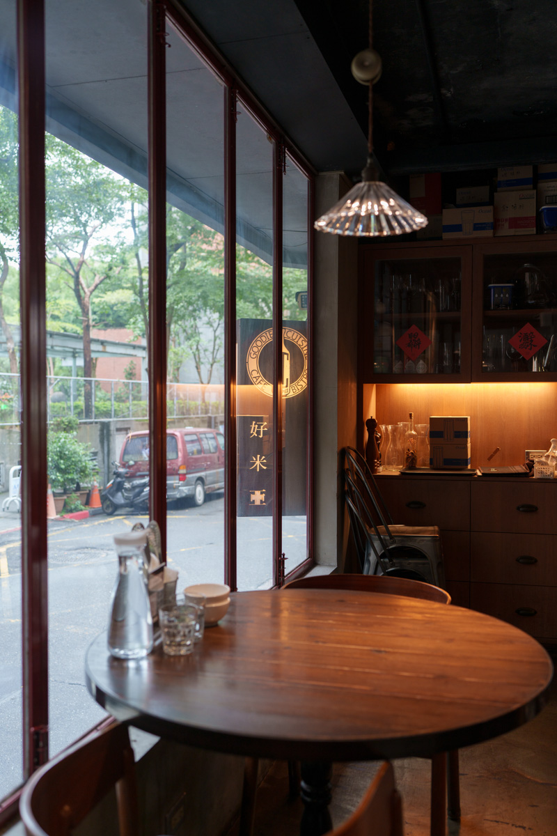 【好米亞】忠孝敦化餐酒館推薦,特色必點5大濃白砂鍋雞湯!大啖職人手作料理,最適合聚會的工業風網美餐廳! - 第5張圖 【好米亞】忠孝敦化餐酒館推薦,特色必點5大濃白砂鍋雞湯!大啖職人手作料理,最適合聚會的工業風網美餐廳!