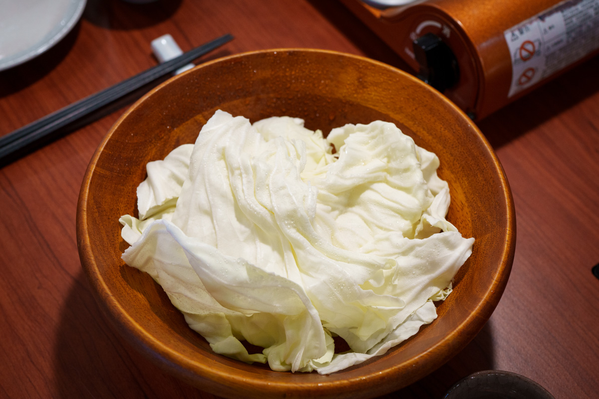 【如嫦】台北中山國中站火鍋美食推薦，980元起大啖最多蛤蠣的火鍋店！一鍋兩吃港式雞煲，被港式料理耽誤的火鍋！