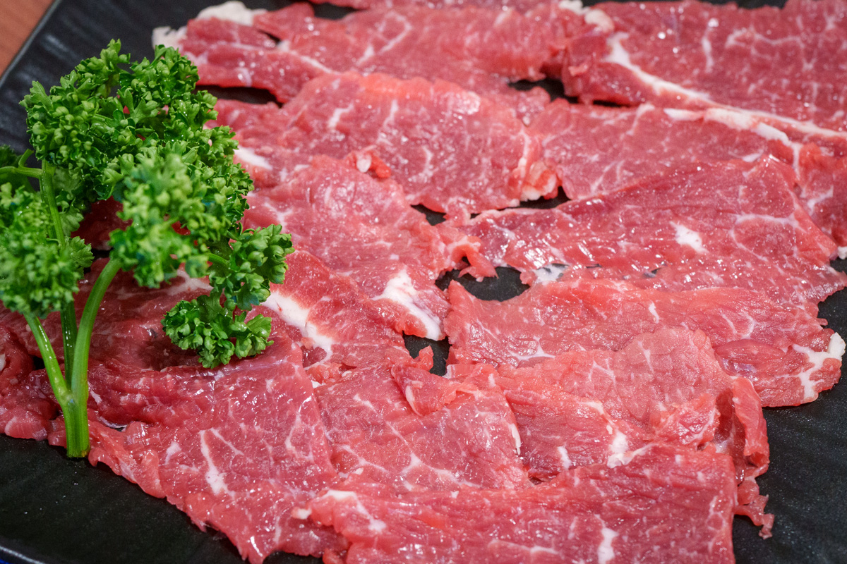 【如嫦】台北中山國中站火鍋美食推薦，980元起大啖最多蛤蠣的火鍋店！一鍋兩吃港式雞煲，被港式料理耽誤的火鍋！