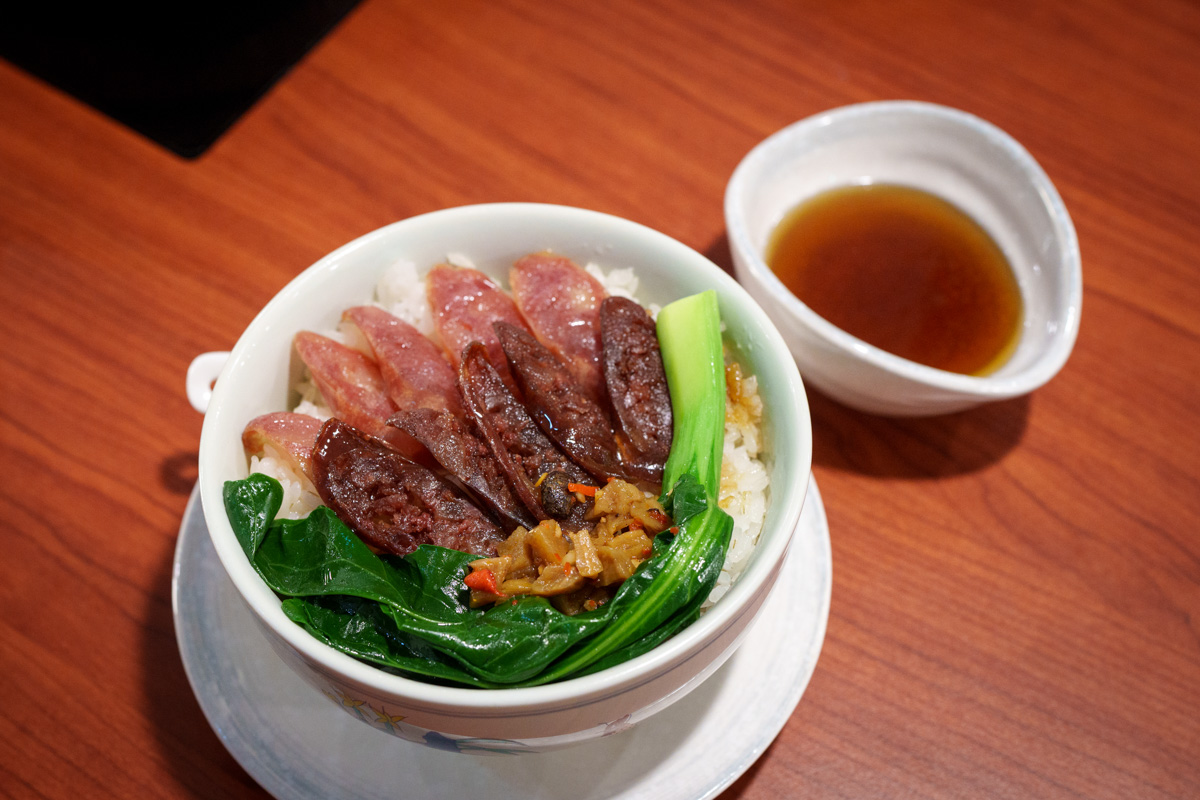 【如嫦】台北中山國中站火鍋美食推薦，980元起大啖最多蛤蠣的火鍋店！一鍋兩吃港式雞煲，被港式料理耽誤的火鍋！