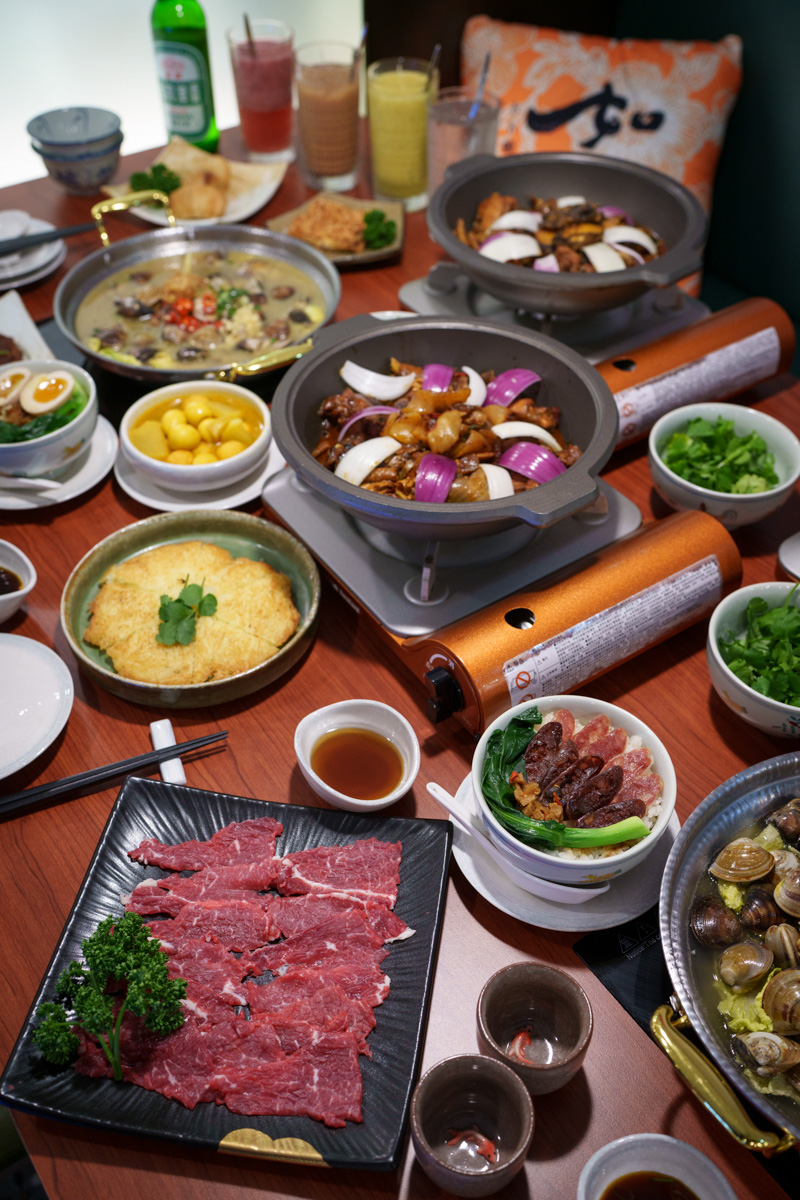 【如嫦】台北中山國中站火鍋美食推薦，980元起大啖最多蛤蠣的火鍋店！一鍋兩吃港式雞煲，被港式料理耽誤的火鍋！
