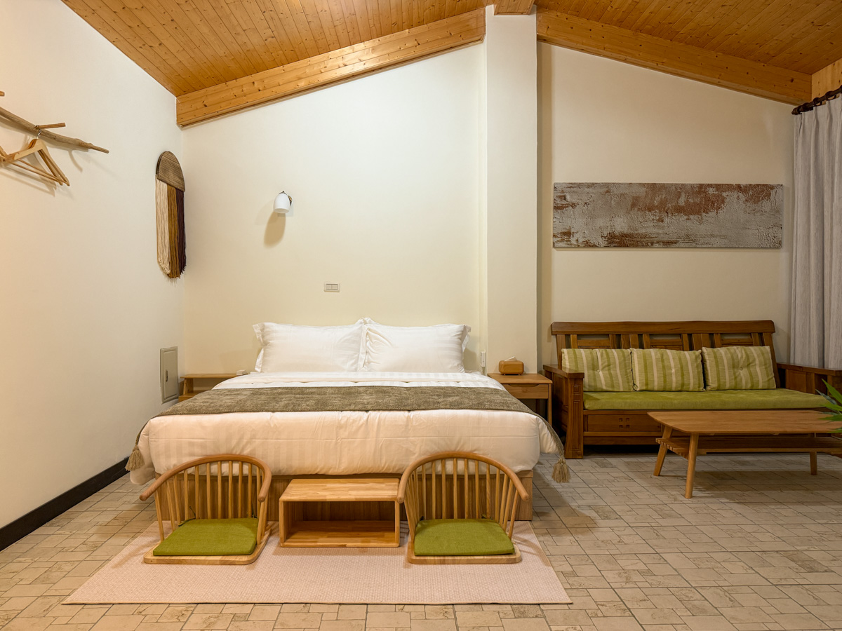 【隱山居-木屋館】九份2人入住質感民宿推薦，台灣杉木建築！全木質設計靜謐空間，30秒步行到九份老街！